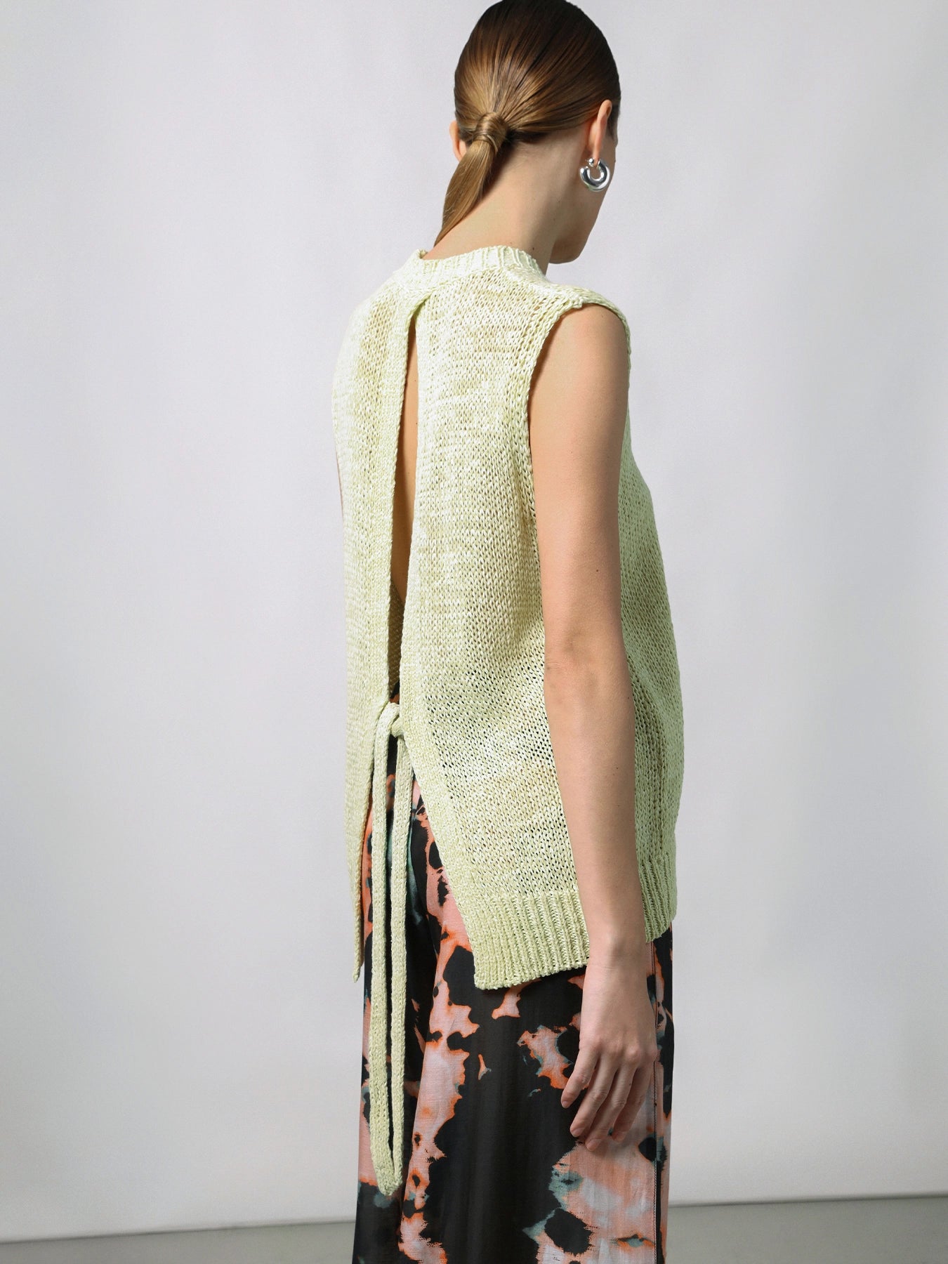 TOP CON SPACCO POSTERIORE